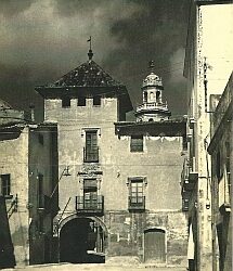 L’Ajuntament del Vendrell edita per Sant Jordi la història dels 500 anys de la Casa del Portal del Pardo