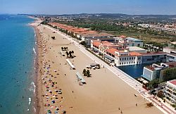 Banderas azules en las playas de Vendrell