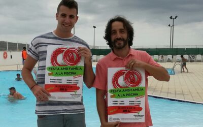 Fiesta nocturna en familia en la piscina del Club Tenis