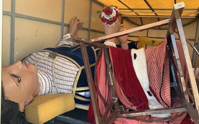 Encuentran en buen estado los gigantes Salvador y Teresa del Vendrell en Castellón