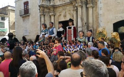 El Vendrell celebra el regreso de los gigantes Salvador y Teresa