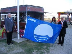 Blue flags on the three beaches of El Vendrell