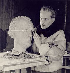 El Museo Apelas Fenosa celebra el 10 aniversario con una exposición dedicada a Paul Éluard