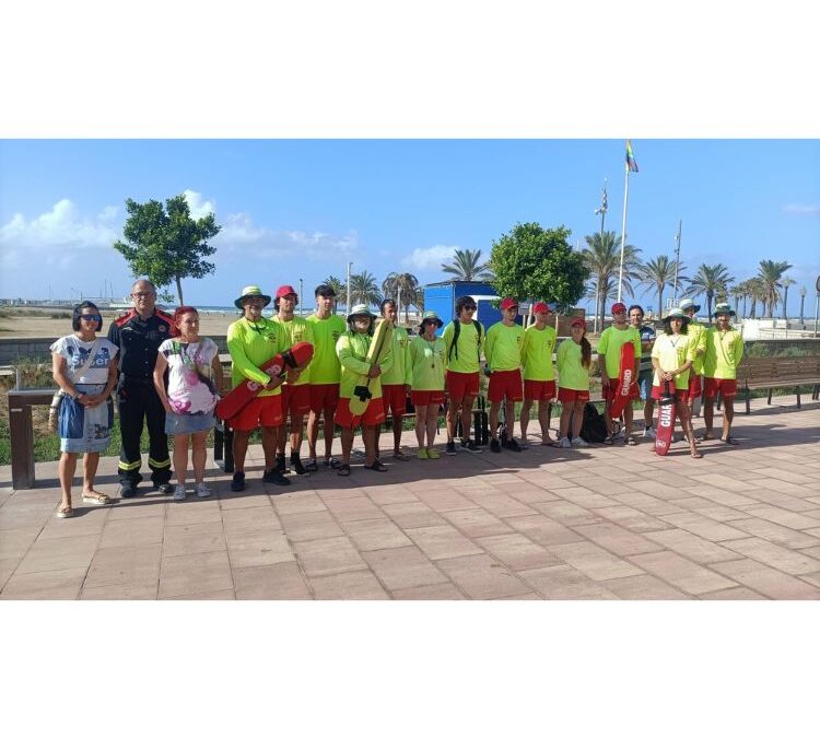 Es presenta el servei de socorrisme de les platges de Coma-ruga, Sant Salvador i el Francàs